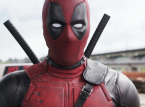 Ryan Reynolds prezentuje nowy kostium Deadpoola